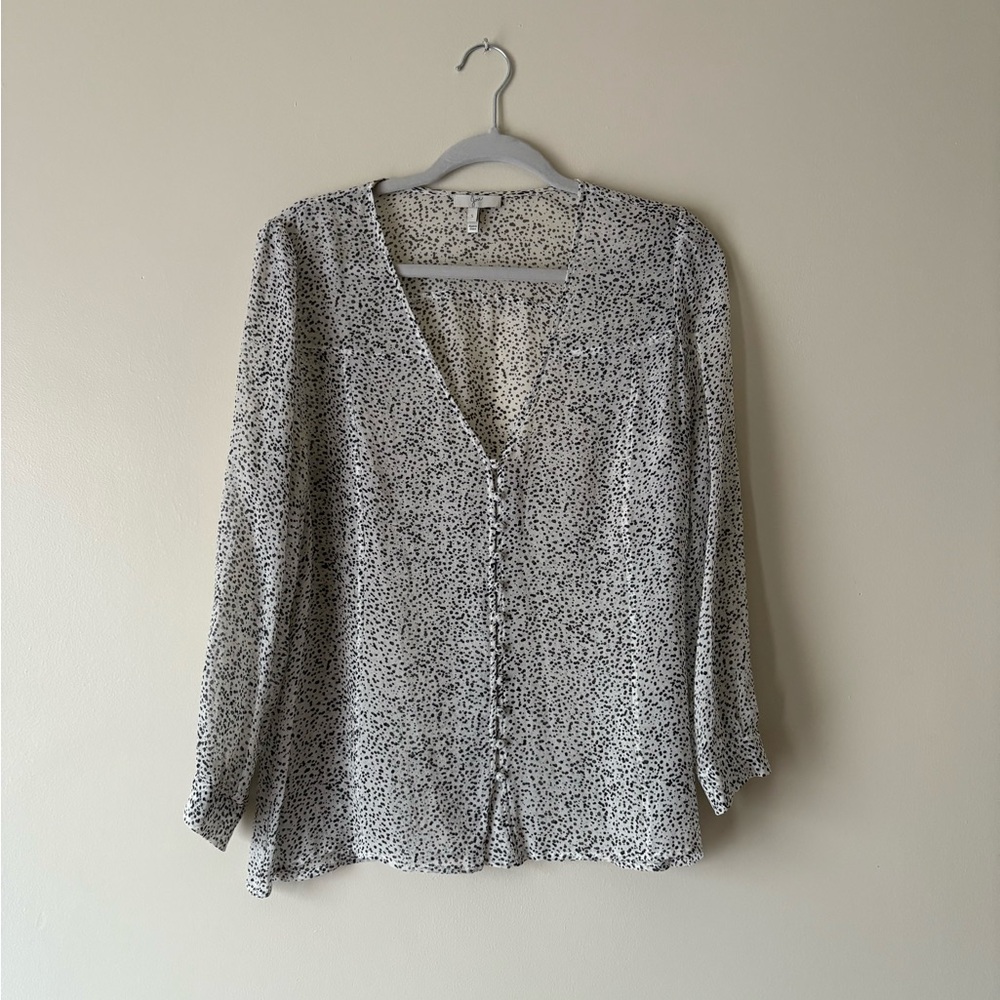 Joie Silk  V-Neck Subtle Animal Print Silk Blouse
Small